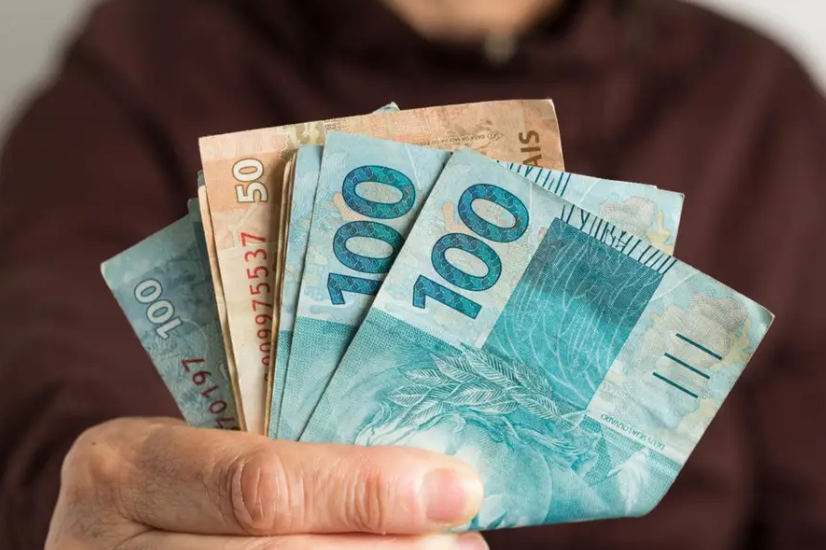 CAIXA paga mais de R$ 4,5 bilhões em Abono Salarial para trabalhadores isabelenses nascidos em maio e junho nesta quinta-feira, 15