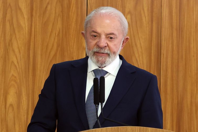 Derrubada de MP é derrota imposta ao povo brasileiro, diz Lula