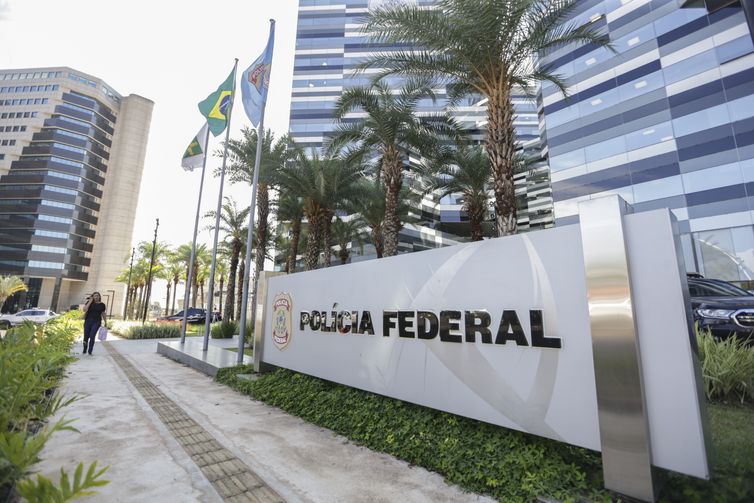 Fraudes no INSS: PF deflagra nova fase de operação em oito estados