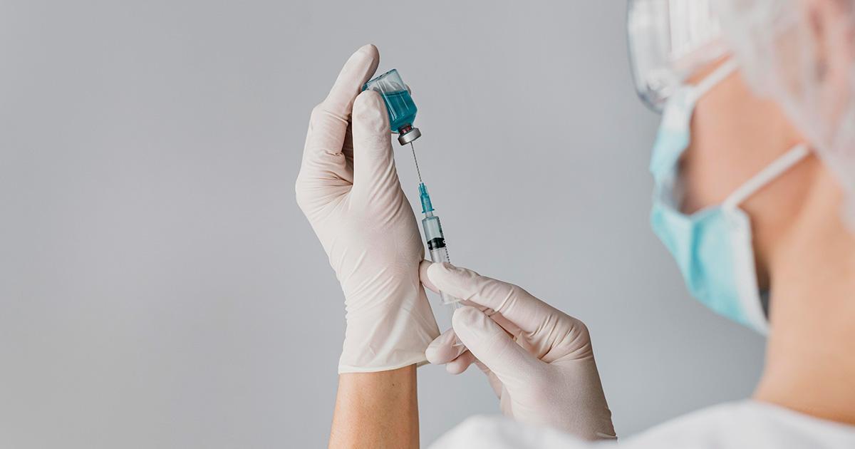 Governo de SP reforça alerta sobre baixa adesão à vacina contra HPV entre meninos