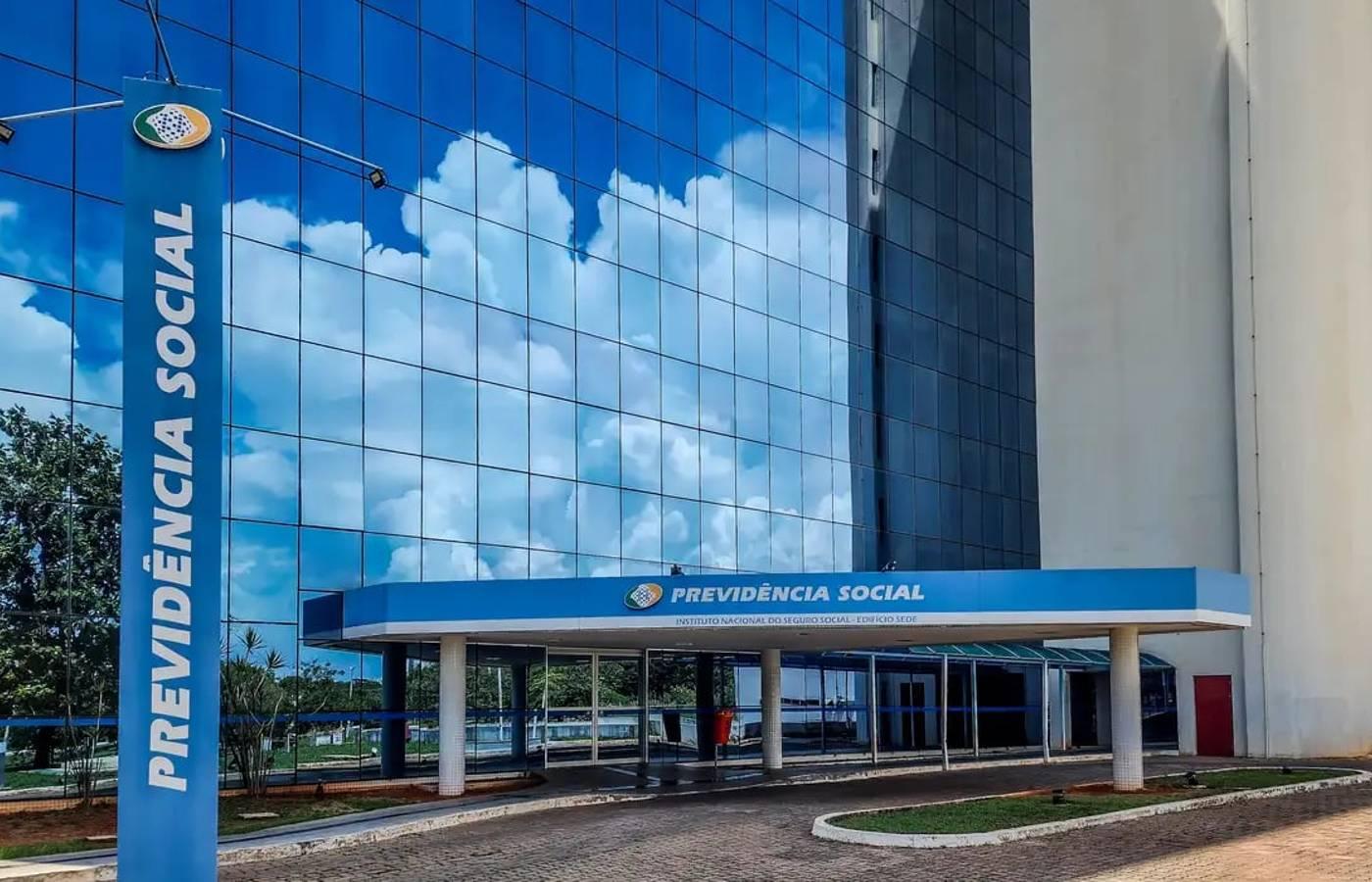 Após reajuste de 3,9%, teto do INSS sobe para R$ 8.475,55 em 2026