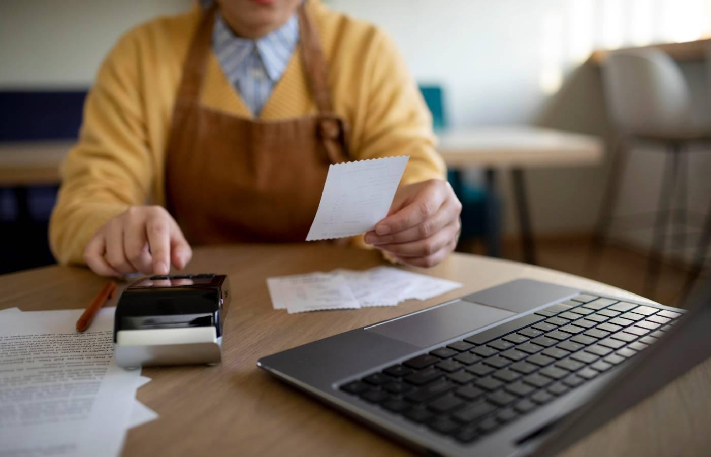 Empresas devem se adaptar ao novo padrão da NFS-e e evitar sanções previstas para 2026