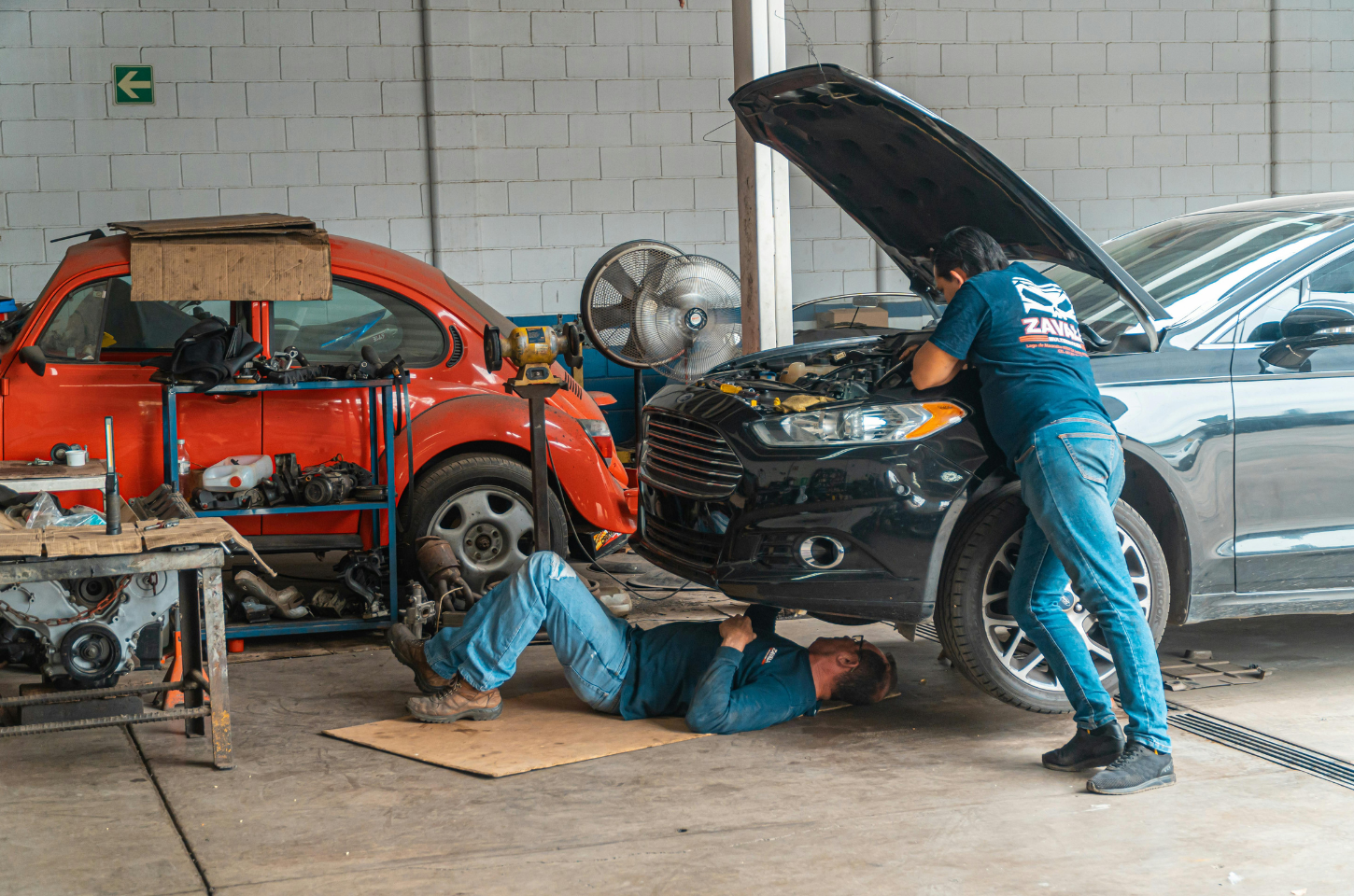 Por que peças de carro pesam tanto no bolso e custam mais do que deveriam