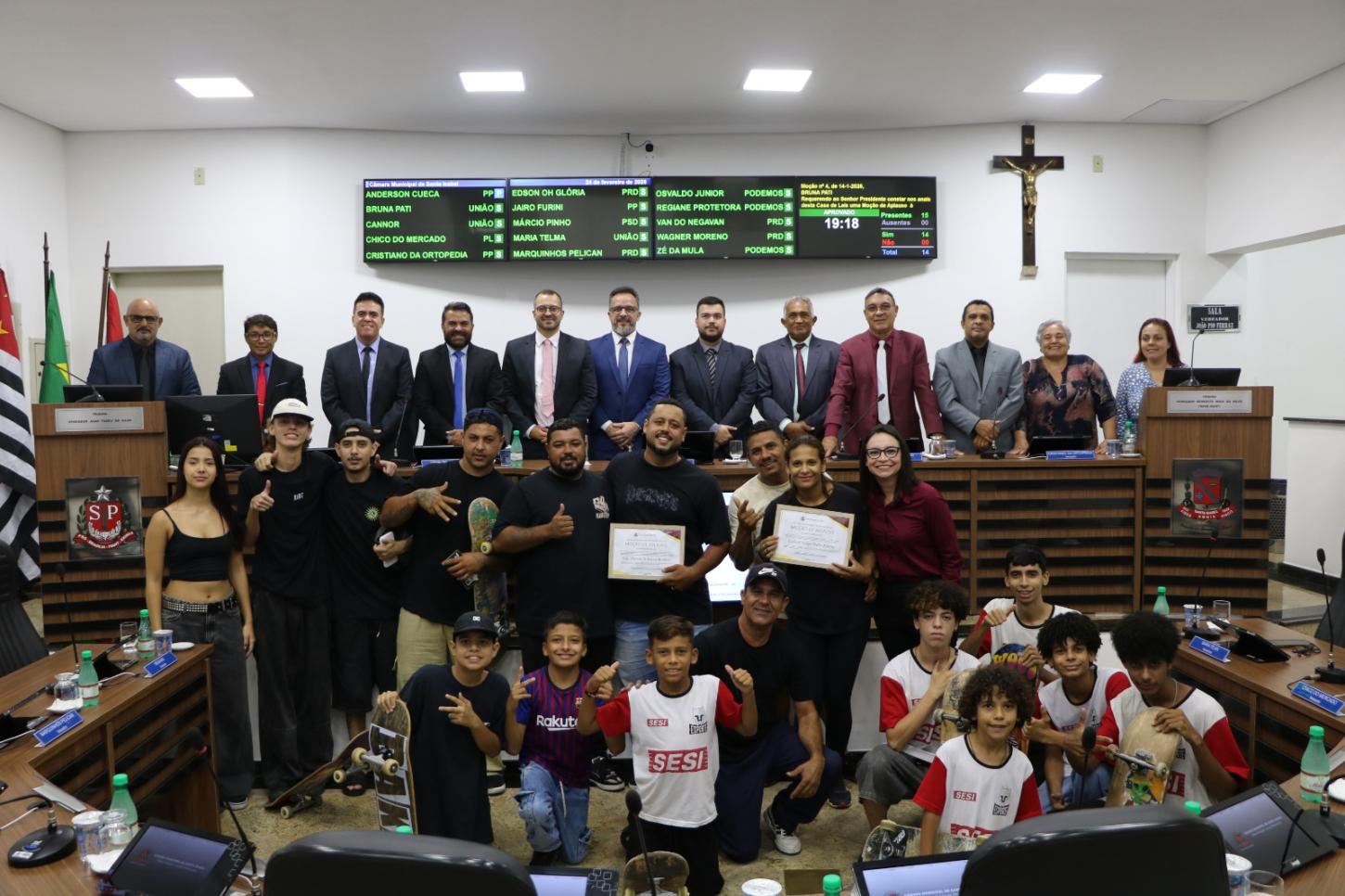 Associação de Skate ASKI recebe Moção de Aplauso da Câmara por trabalho com jovens 