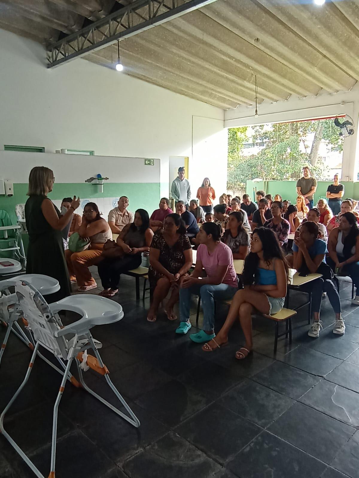 Creches de Santa Isabel fazem reunião de pais e reforçam regras de segurança