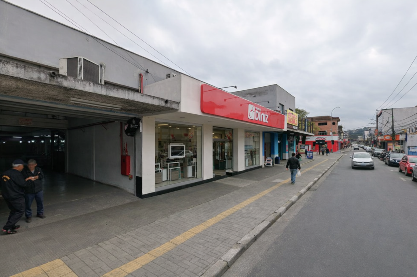 Feriados prolongados em 2026 animam turismo e preocupam varejo