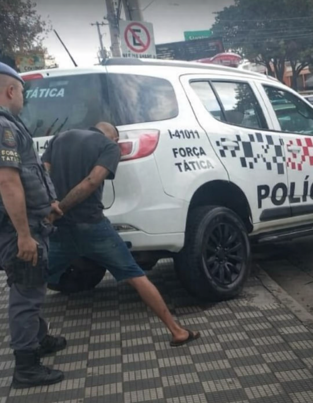 Veículo furtado em Santa Isabel é flagrado em Jacareí e motorista acaba preso