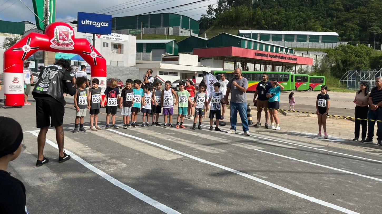 Corrida infantil reúne 190 crianças e mobiliza famílias em Santa Isabel