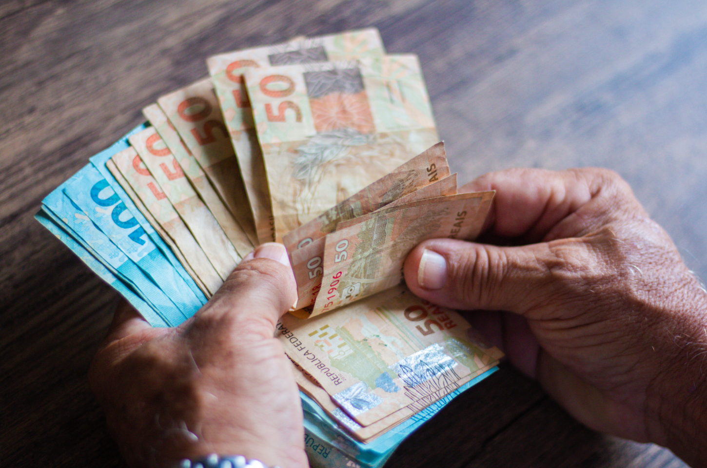 Empresas inadimplentes e dívidas negativadas fecharam 2025 em patamar recorde