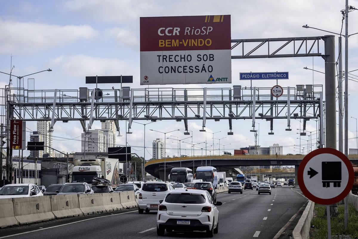 Governo suspende 3,1 milhões de multas e pontos na CNH de devedores de pedágio
