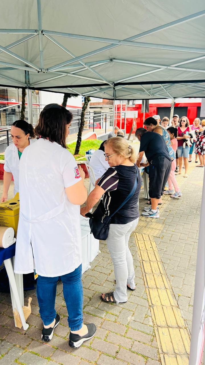Santa Isabel inicia campanha de vacinação contra gripe e covid com grande adesão