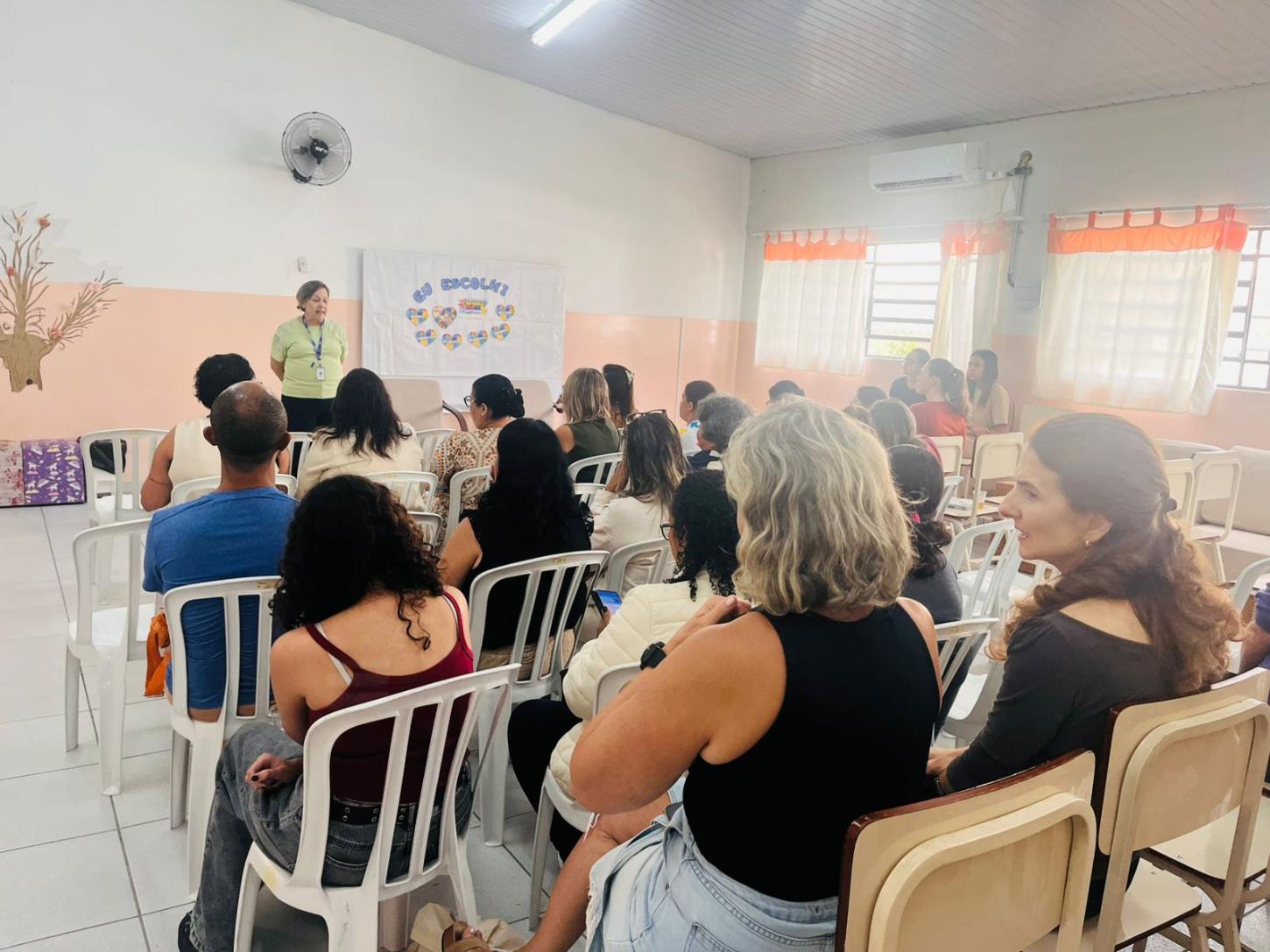 Ação sobre autismo reúne famílias e profissionais em Santa Isabel