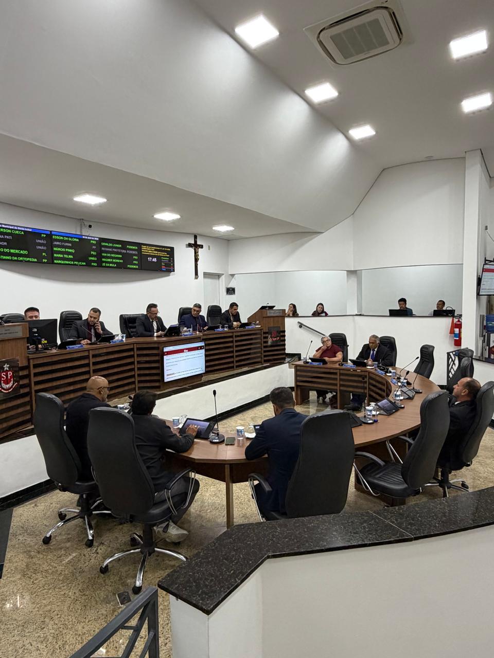 Câmara aprova reajuste a servidores e libera R$ 5,7 mi para esporte e estrutura