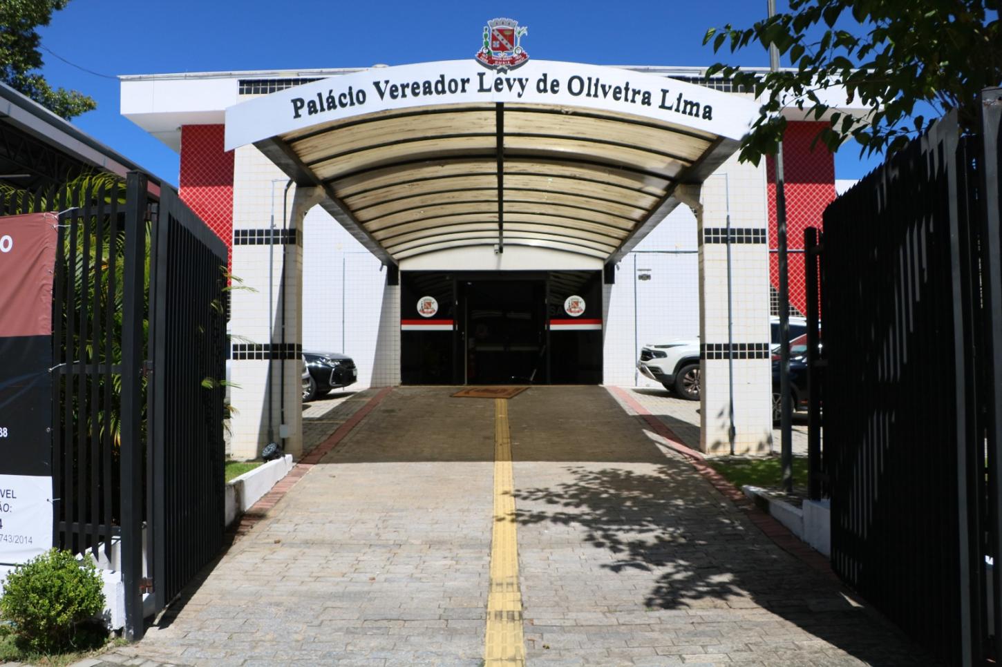 Começam inscrições para concurso da Câmara de Santa Isabel com salários de até R$ 9,9 mil