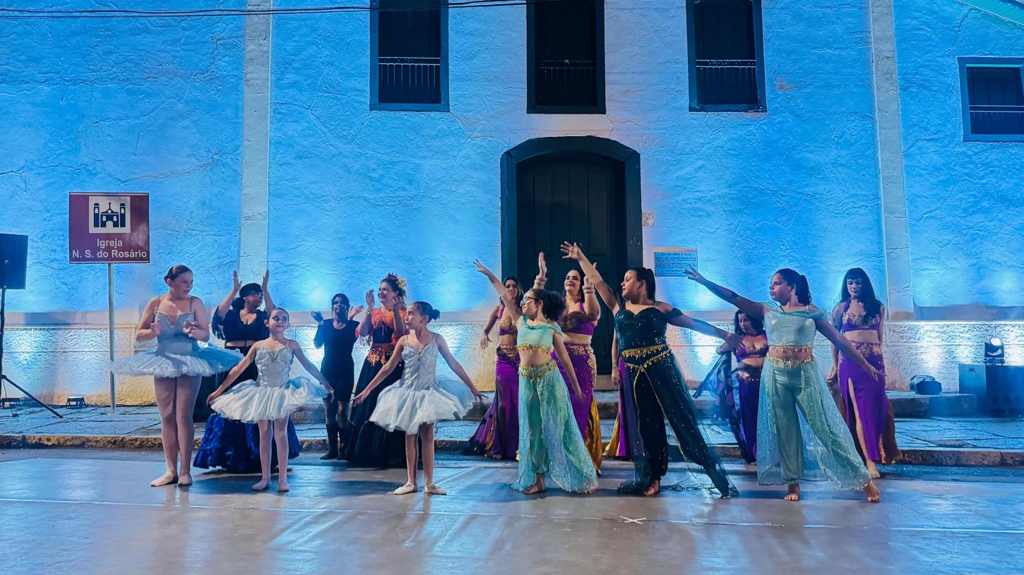 Mostra de dança reúne público e leva cultura ao centro de Santa Isabel