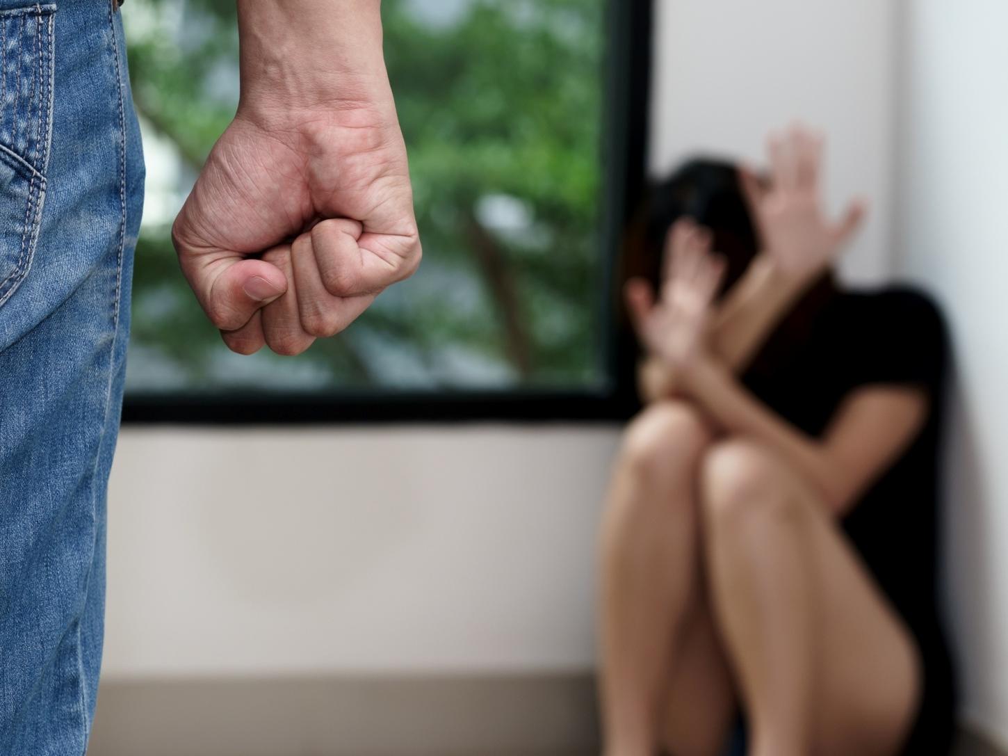 Nova IA detecta violência oculta contra mulher só de 'olhar' ficha no SUS