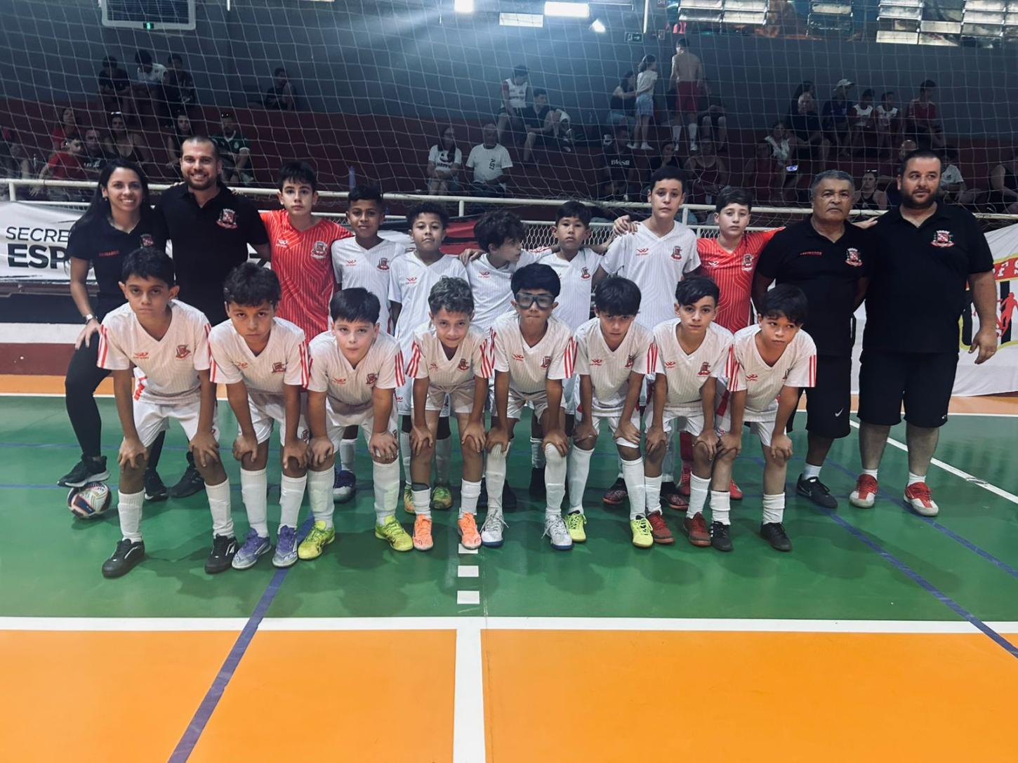 Santa Isabel vence duas e fecha rodada com reação no futsal