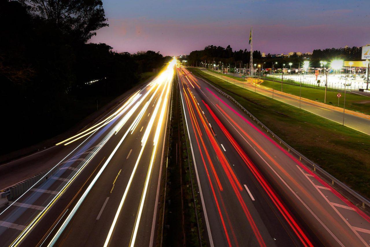 Via Dutra e Rio-Santos com fluxo intenso: 1,4 milhão de veículos no feriado