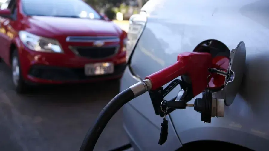Diesel terá subsídio de R$ 1,12 por litro até dezembro, decide governo