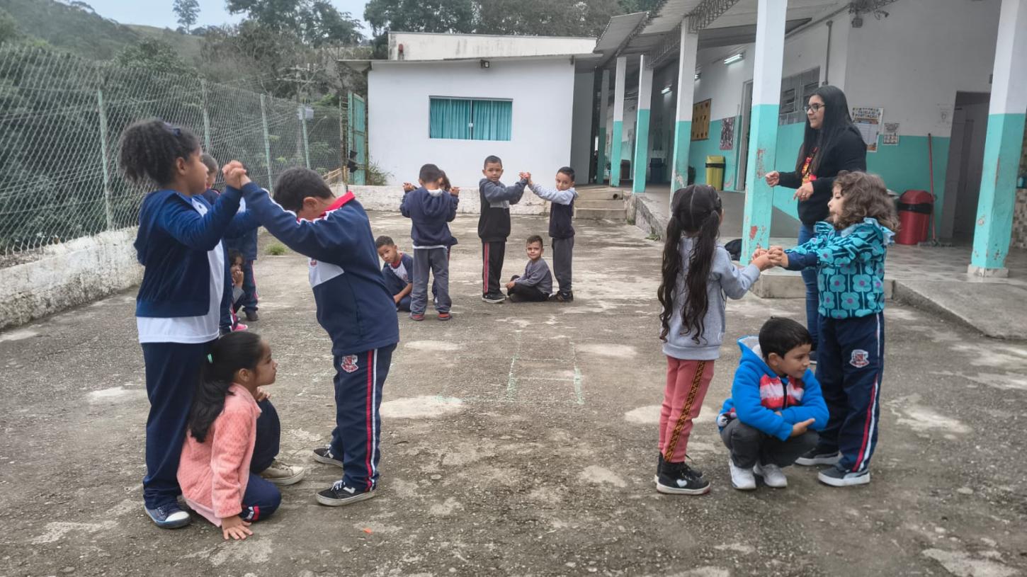 Escolas de Santa Isabel promovem atividades da Semana Municipal do Brincar