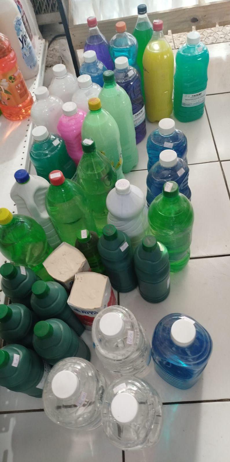 Fiscalização apreende produtos em garrafas PET em Santa Isabel