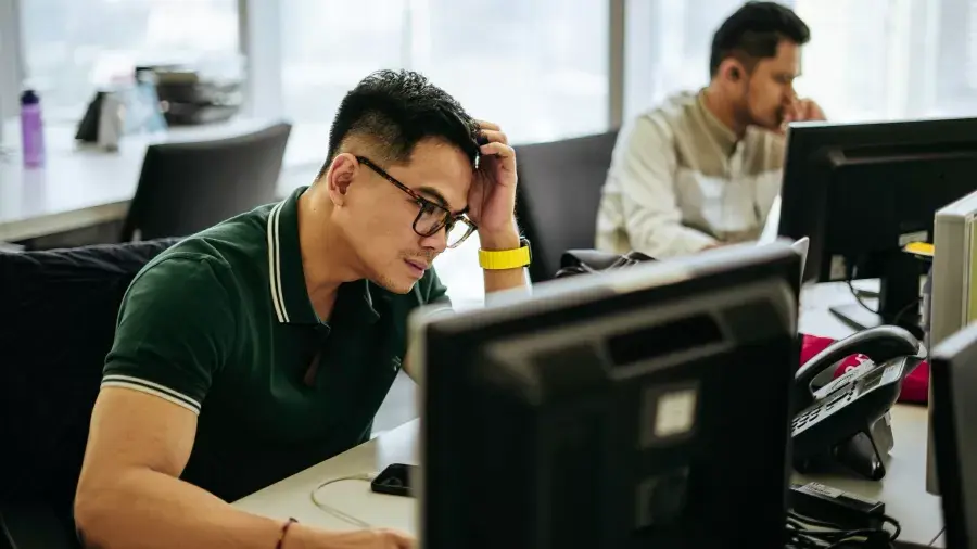Nova norma inclui burnout e pressão no trabalho como risco ocupacional