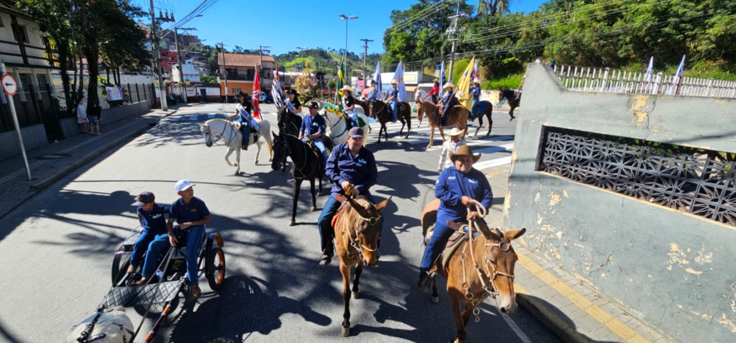 Cavalgada reúne mais de 700 cavalos e entra para a história de Santa Isabel