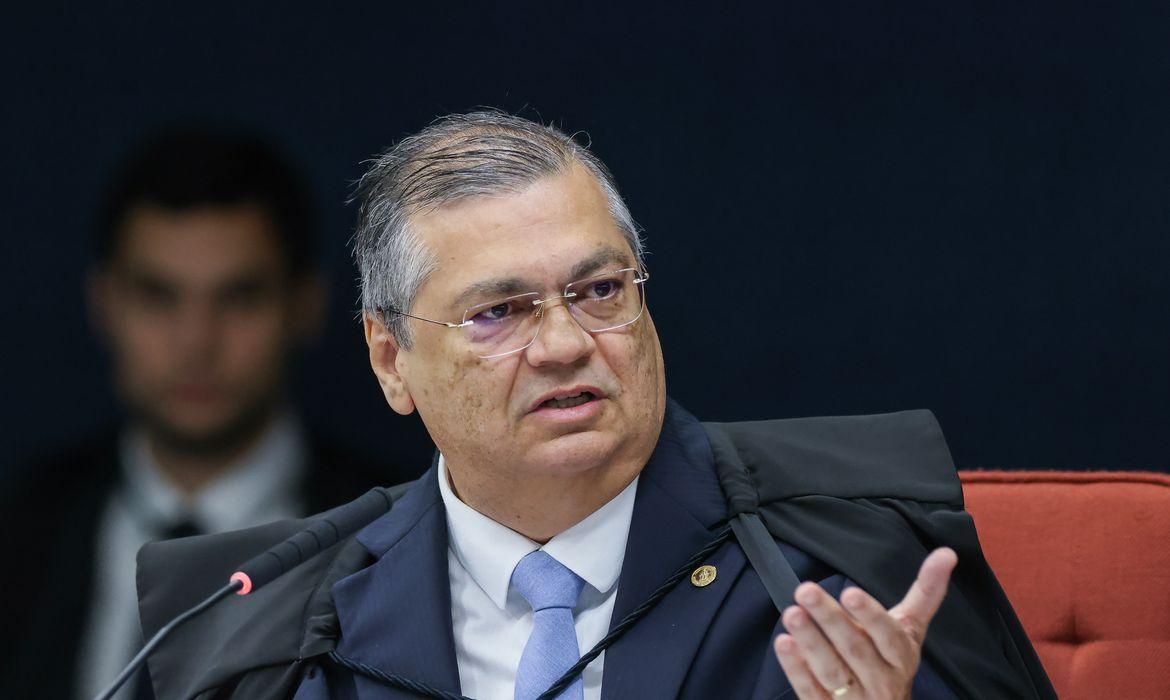 Dino pede informações sobre emendas parlamentares a 21 partidos