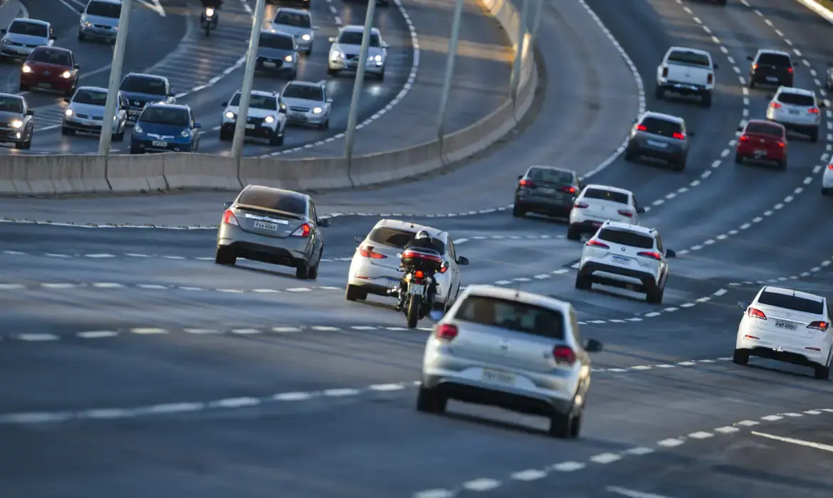 Radar que verifica velocidade média é testado em caráter experimental