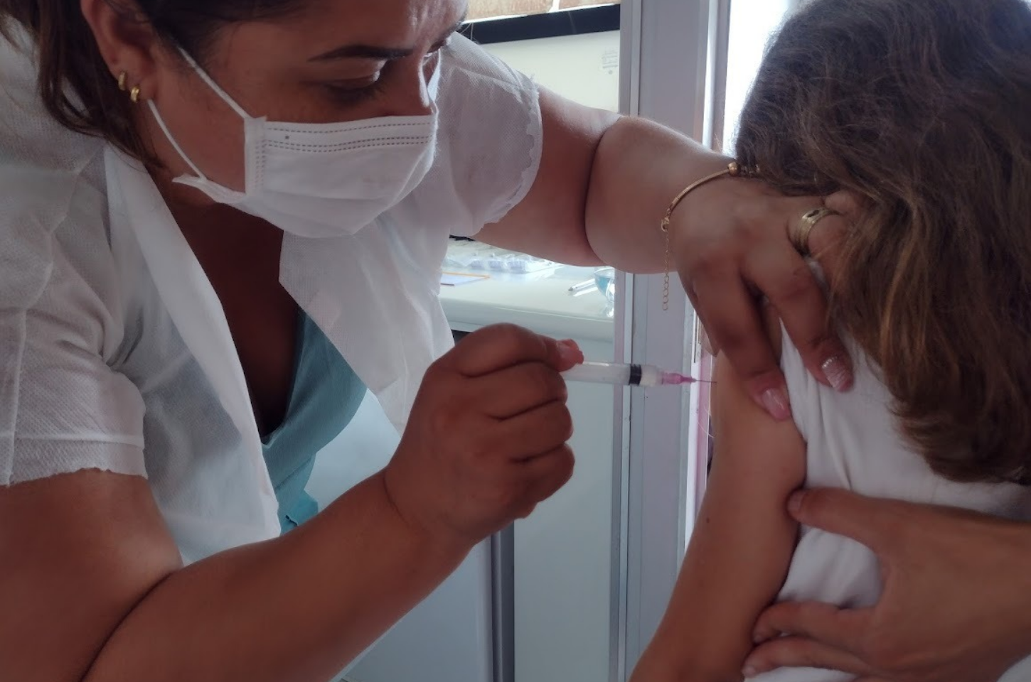 Santa Isabel inicia aplicação da vacina Pneumo 20 nas UBSs