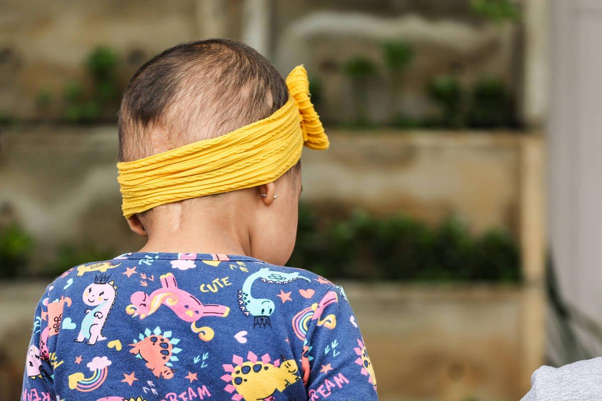Vacina inédita contra câncer infantil traz esperança para famílias da região