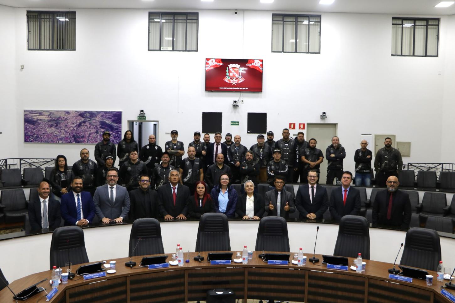 Câmara aprova Cordão de Girassol e cria Dia Municipal do Motociclista em sessão