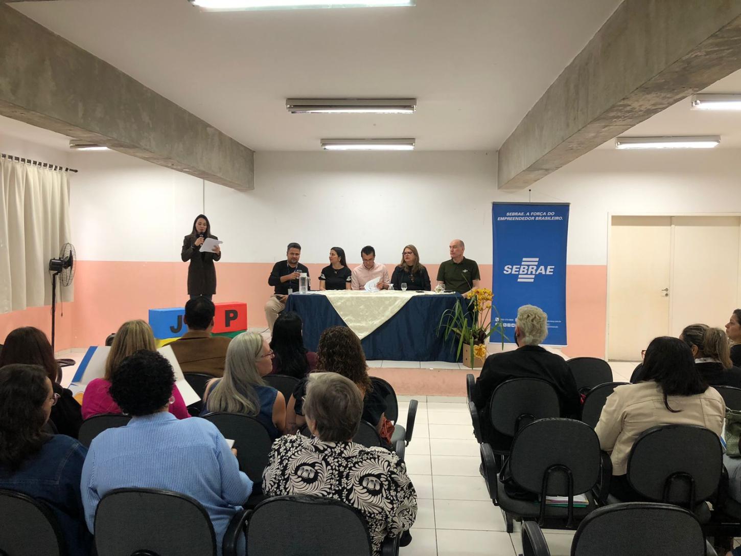 Dez escolas municipais de Santa Isabel são reconhecidas por projeto com o Sebrae