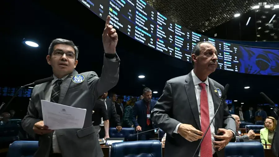 Governo tenta sessão extra em setembro para votar fim da escala 6x1