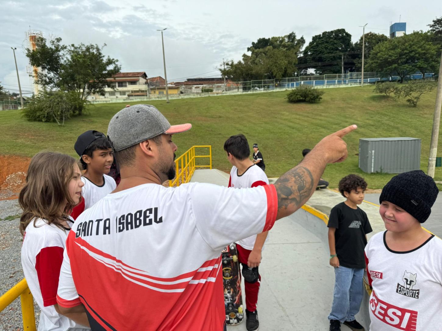 Jovens do skate de Santa Isabel disputam etapa do Circuito Grow Up em Taubaté