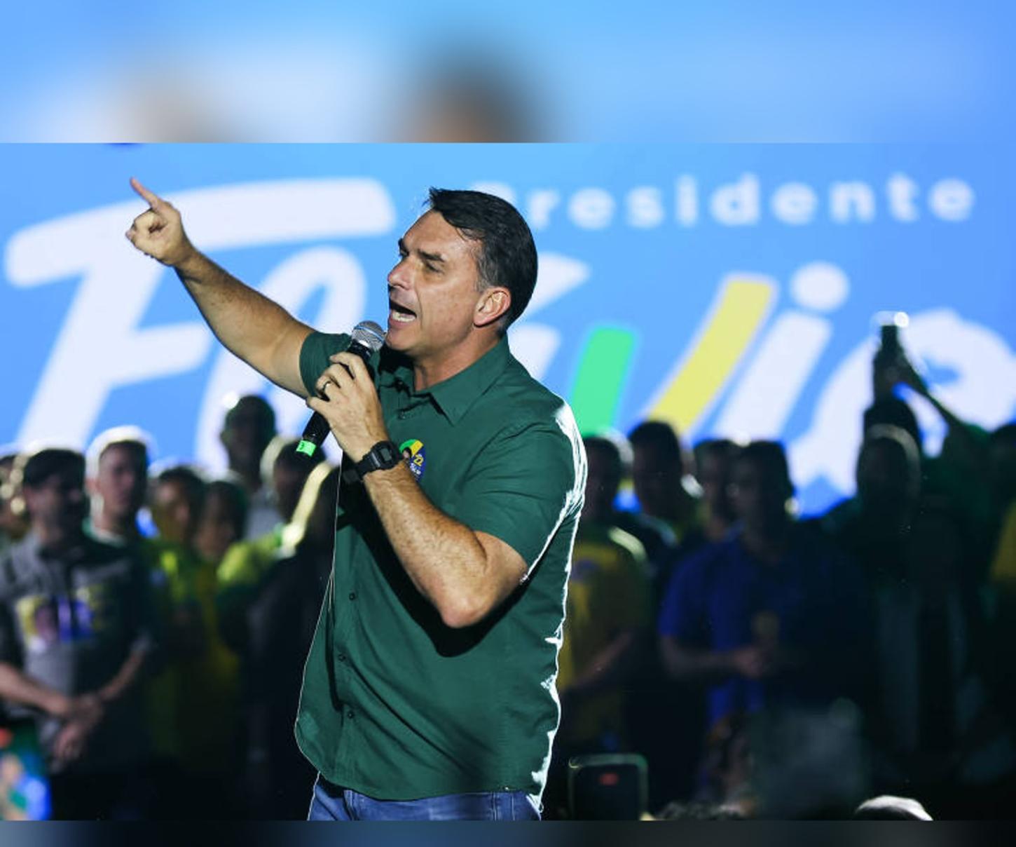 Flávio Bolsonaro propõe fim da marcação de munições; veja o que depende do Congresso