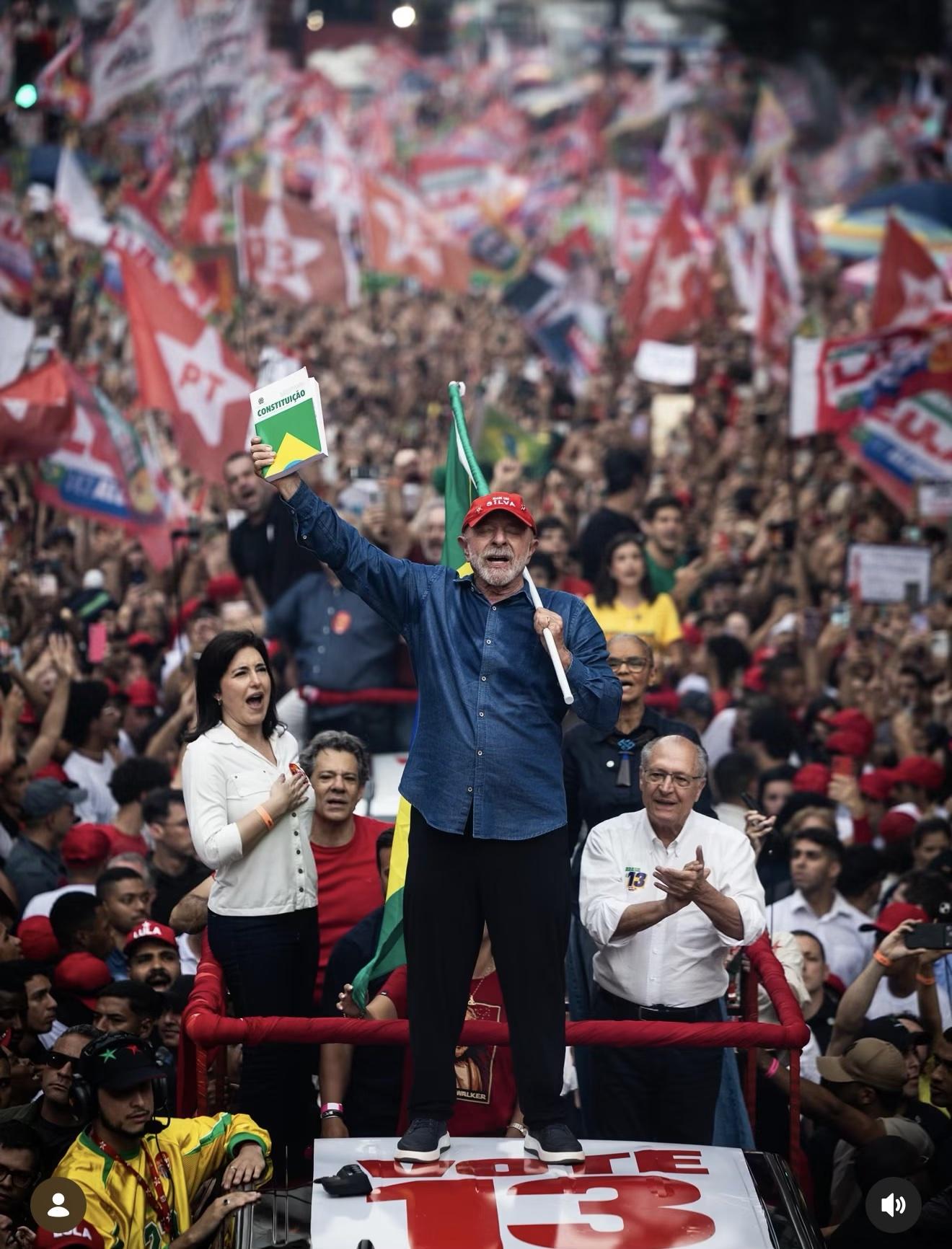 Em virada histórica, Lula derrota Flávio Bolsonaro e será presidente pela 4ª vez