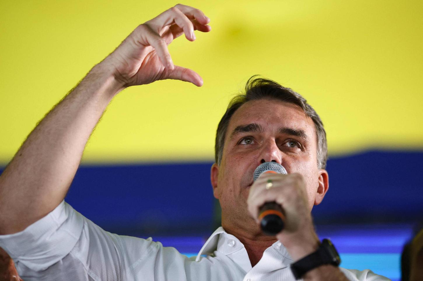 Plano de governo de Flávio propõe rever Ibama, Funai e ICMBio e defende o fracking