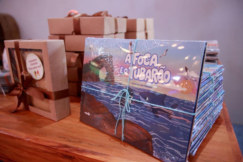 Prefeitura de Guararema lança livros do concurso literário com histórias de alunos
