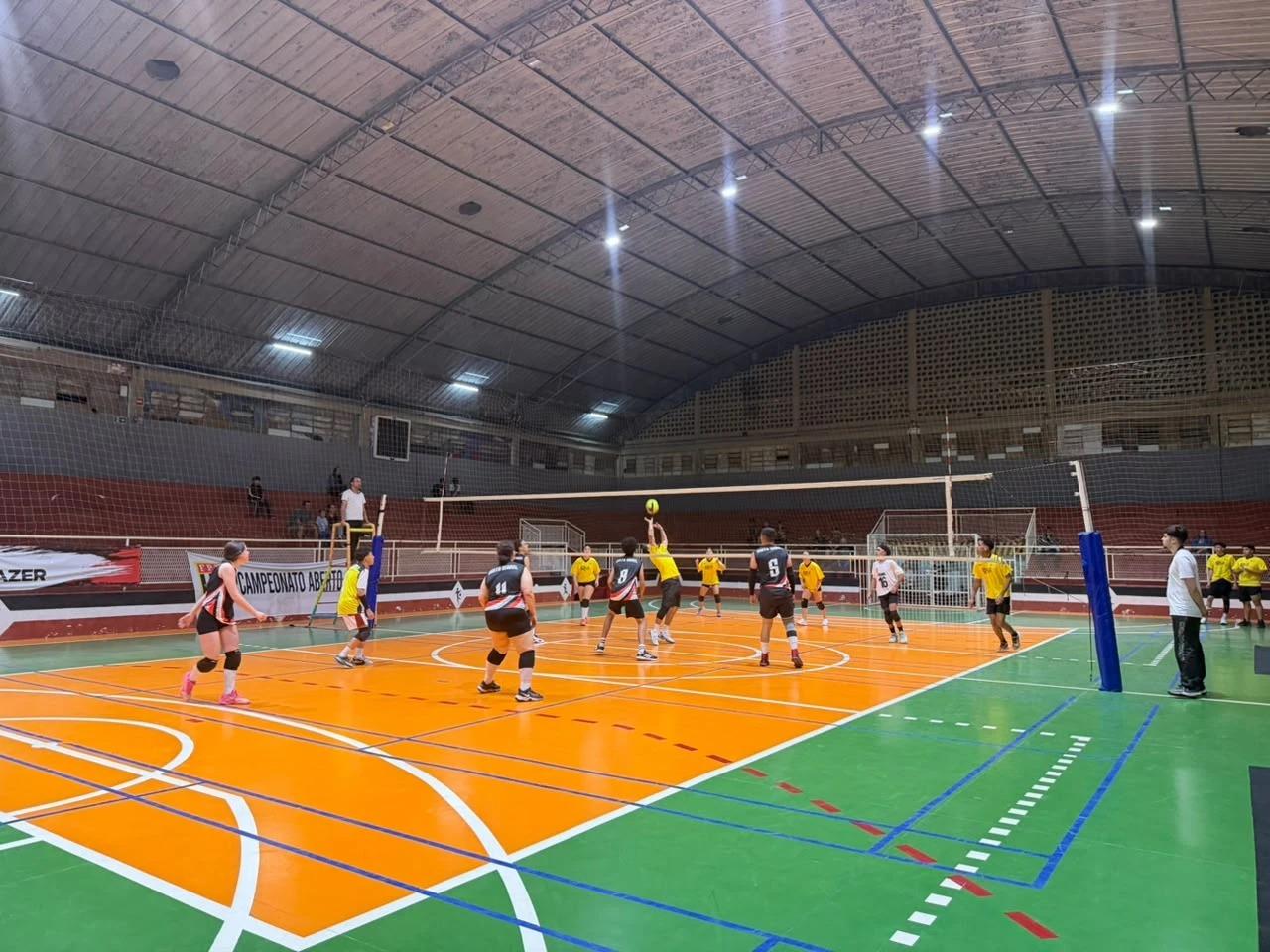 S.E.L., Volley Squad e Merak vencem por 2 sets a 0 na estreia da Copa Mitio de vôlei