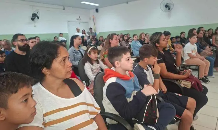 Alunos da rede municipal transformam ideias em objetos com tecnologia de impressão 3D