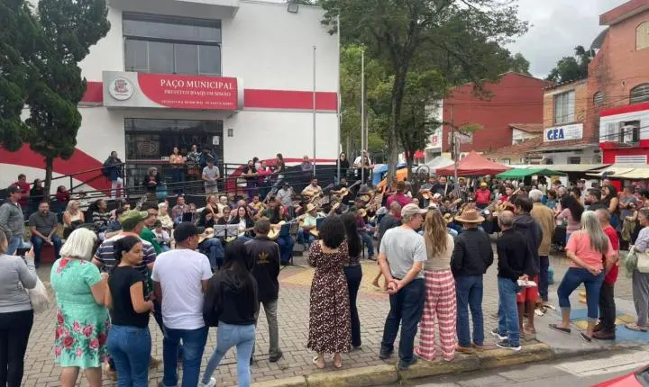 Amanhecer Caipira reúne público e movimenta manhã em Santa Isabel