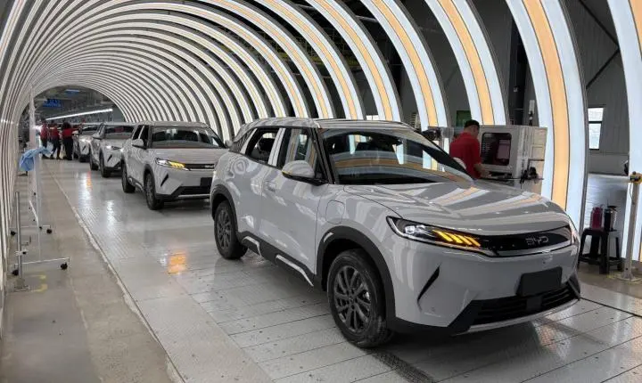 BYD reforça produção nacional na Bahia e prepara exportações de carros ao Mercosul