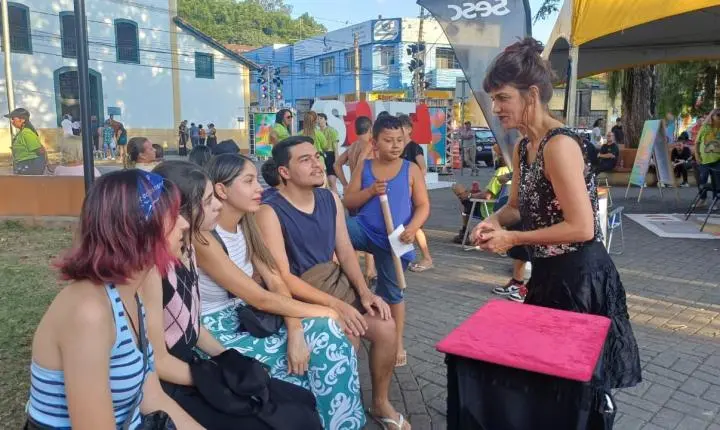 Circuito Sesc leva cultura gratuita ao centro de Santa Isabel