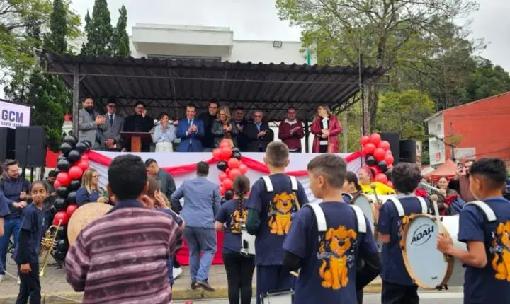 Desfile Cívico marca comemorações dos 194 anos de Santa Isabel
