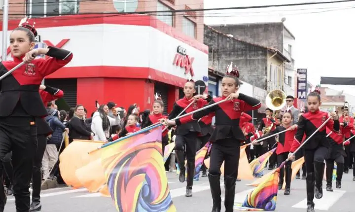 Desfile Cívico marca comemorações dos 194 anos de Santa Isabel