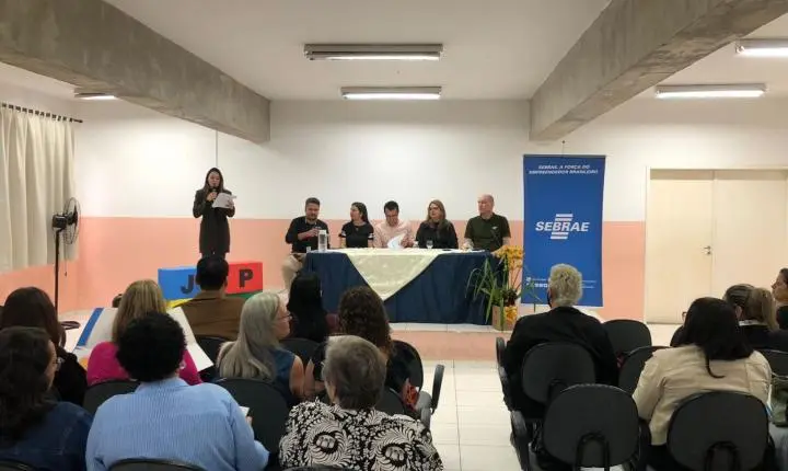 Dez escolas municipais de Santa Isabel são reconhecidas por projeto com o Sebrae