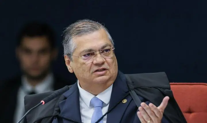 Dino pede informações sobre emendas parlamentares a 21 partidos
