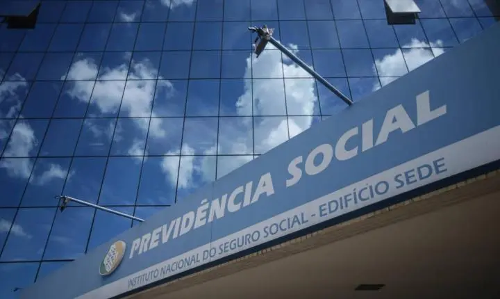 Governo quer adotar regra automática para mudar teto de juros do consignado do INSS