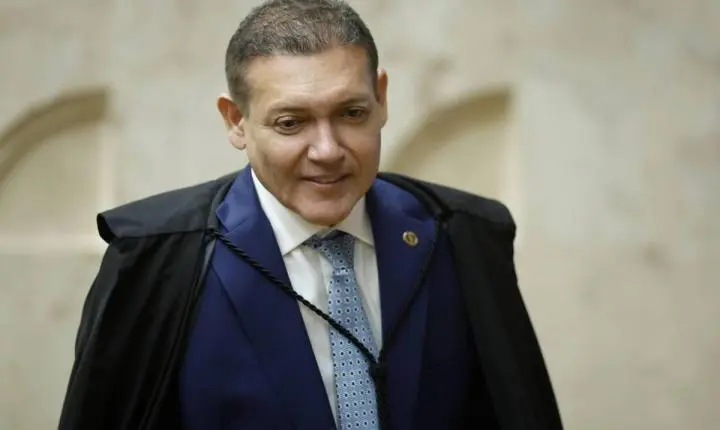 Kassio confirma que só vai analisar a soltura de Bolsonaro depois do segundo turno